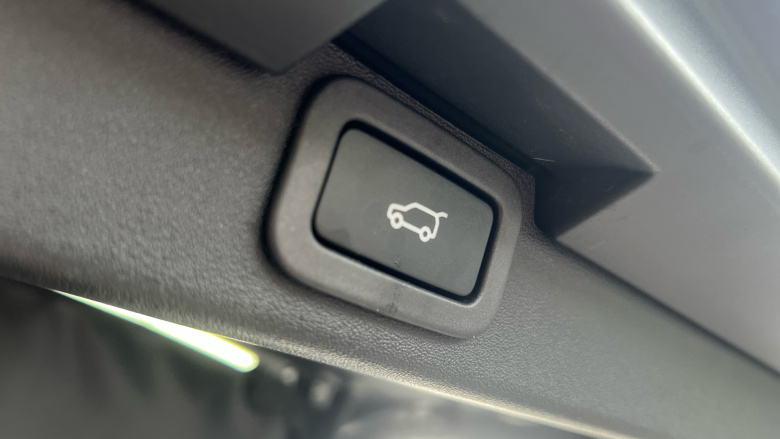 Land Rover Discovery Sport 2.0 SD4 240 SE 5dr Auto [5 Seat] Diesel Station Wagon